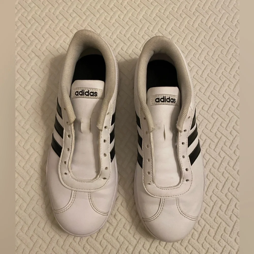 Adidas Grand Court Sneakers - Big Kid Size 3 - VGUC - Picture 2 of 5